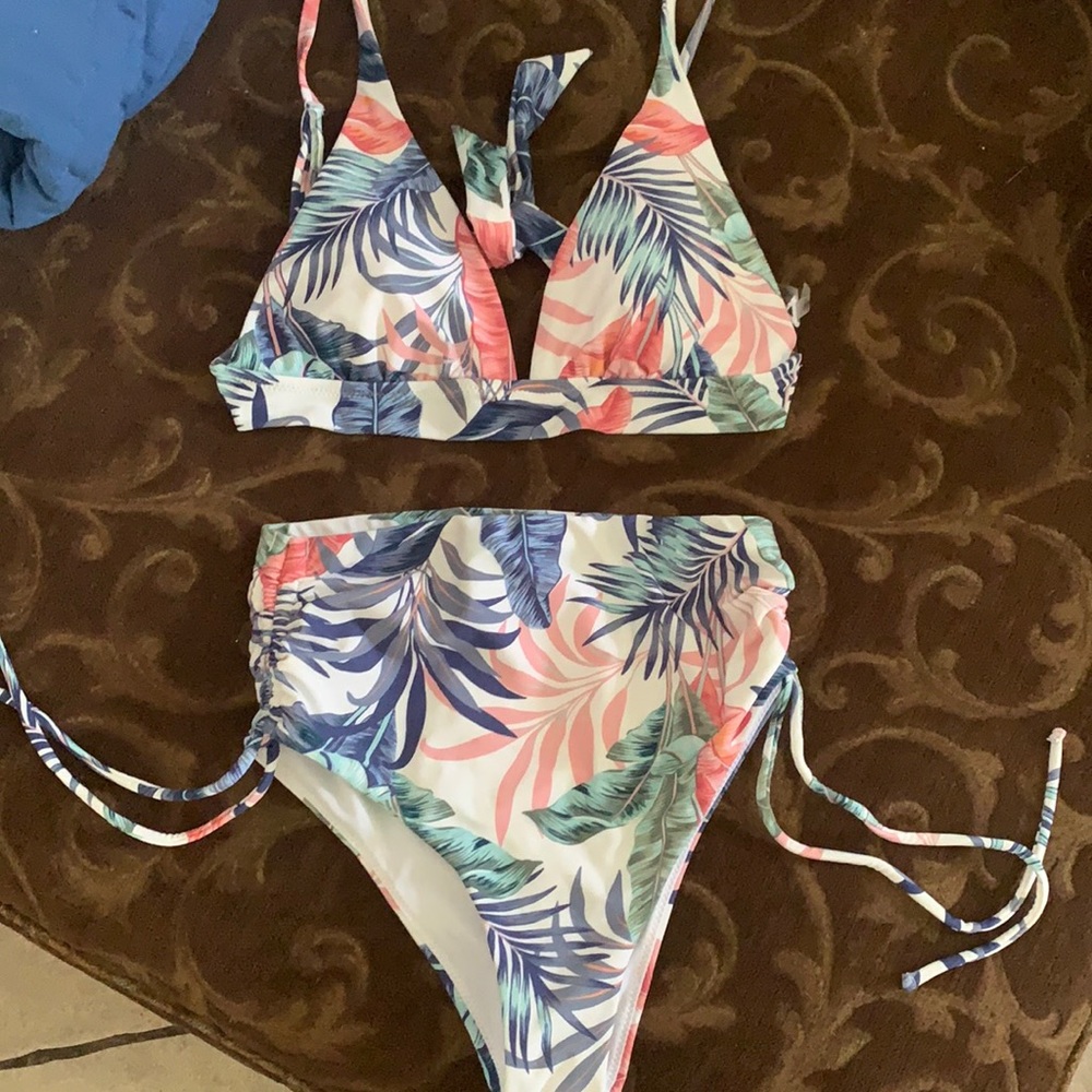 Raisins high waisted cheeky bikini